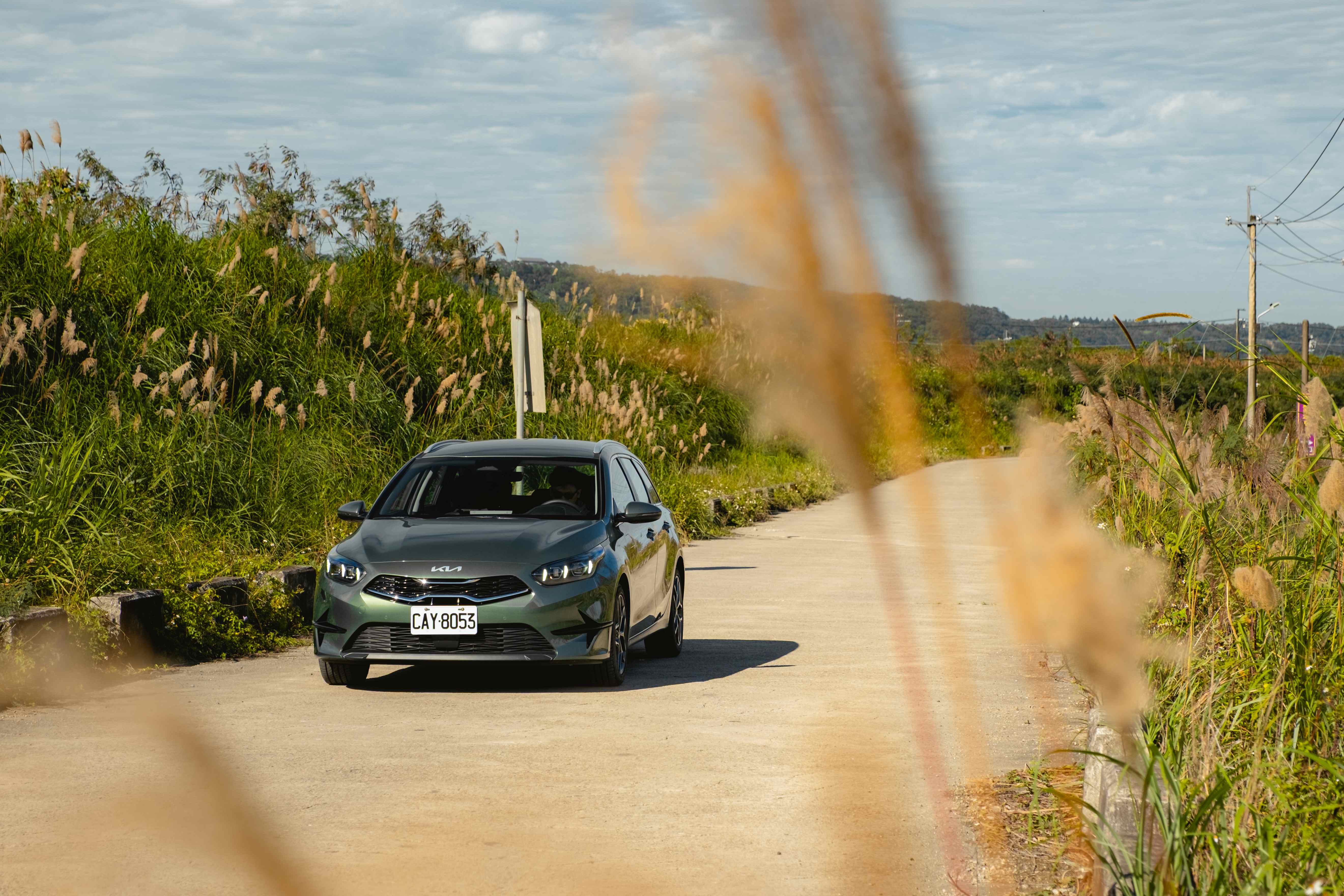 3. Kia The Ceed Sportswagon以限時99.9萬元起即可入主，成為同級唯一百萬元內的歐洲進口油電跑旅。